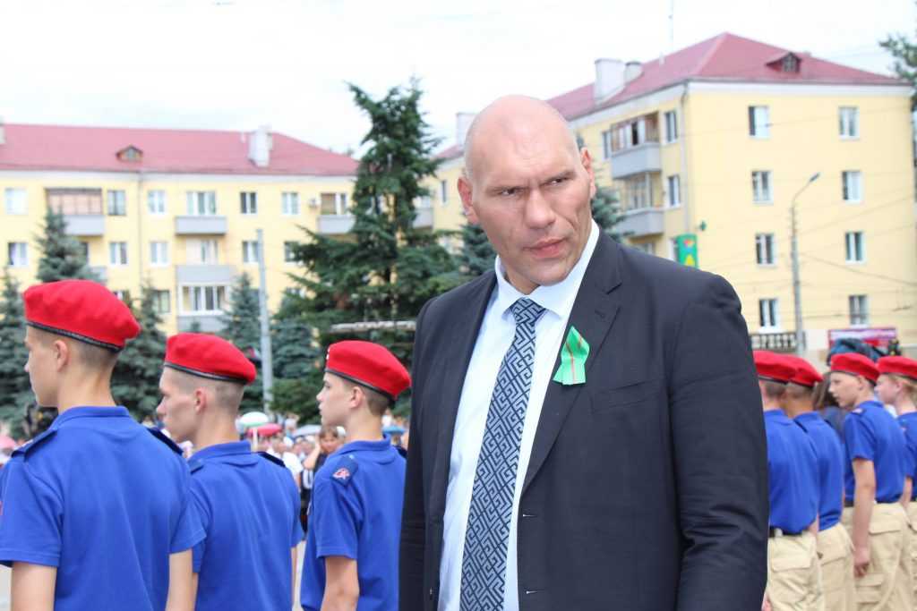 Брянский депутат Николай Валуев заработал в 2016 году 8,7 миллиона рублей