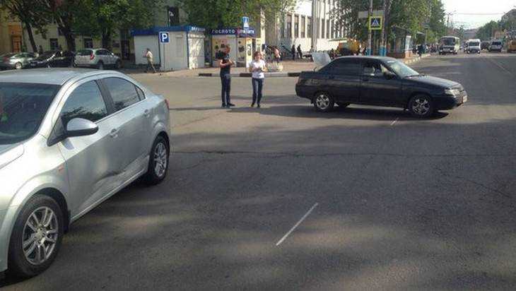 Автолюбитель обратился к свидетелям аварии в центре Брянска