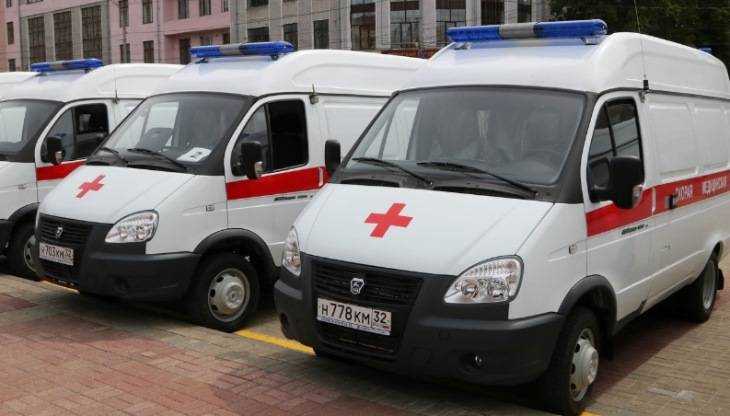 Брянские больницы получили 19 новых машин «скорой помощи»