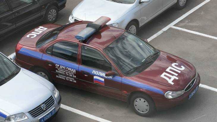 В Брянске начали поиски водителя, повредившего чужой Mitsubishi Pajero 