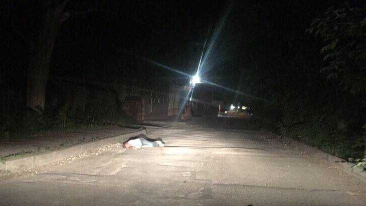 В Брянске девушка сняла спавшего на дороге пешехода и получила обвинения