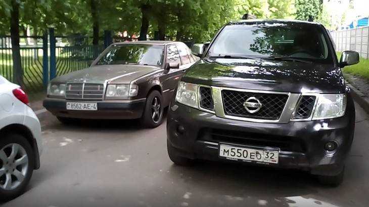 В Брянске сняли видео возмутительного поступка автомобилистки у больницы
