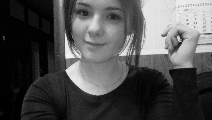 В брянском поселке Юдиново под упавшей плитой погибла 15-летняя девочка