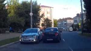 В Брянске сняли видео изумительной езды водителя по встречной полосе