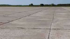 В брянском аэропорту начат ремонт взлетно-посадочной полосы