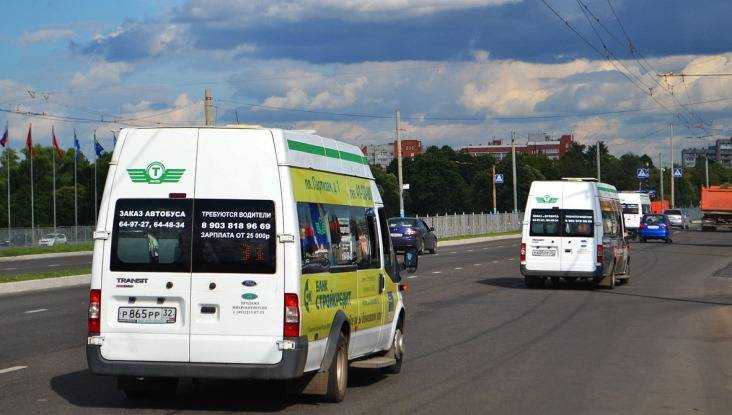 В Брянске 34-летний пассажир маршрутки № 3 сломал нос в ДТП