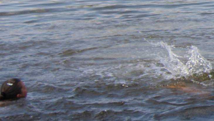 В Брянске в Десне у центрального пляжа утонул подросток