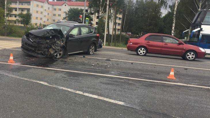 Авария под Брянском вызвала трехкилометровую пробку