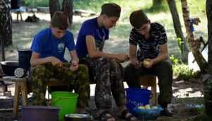 Юные патриоты прошли школу мужества в лагере под Брянском