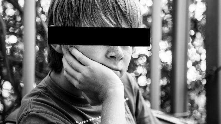 В Брянске 19-летний парень изнасиловал подростка
