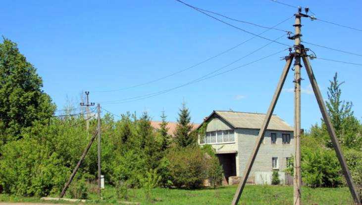 Лишённые электричества брянские дачники обвинили поставщика в вымогательстве
