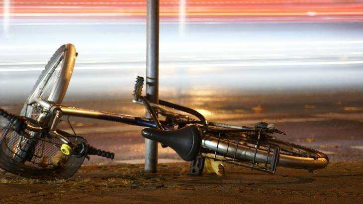 В Брянске на проспекте Ленина 20-летний велосипедист врезался в Hyundai