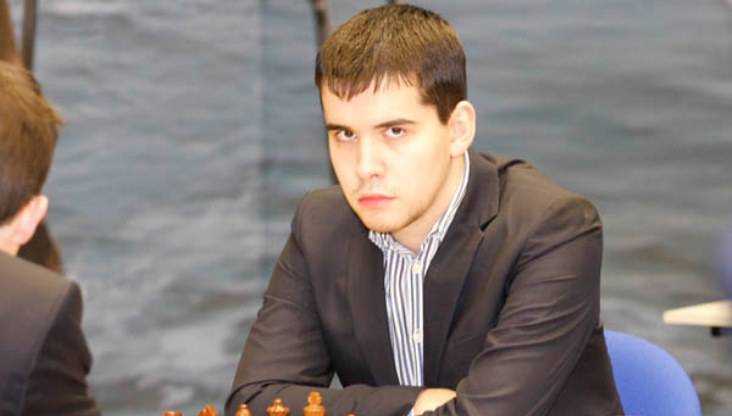 Победив Каспарова, брянский шахматист Непомнящий сыграл вничью с Карякиным