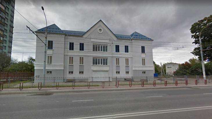 В центре Брянска обнаружили странный дом-призрак