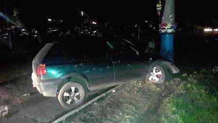 В Брянске молодой пьяный водитель Volkswagen ночью врезался в столб