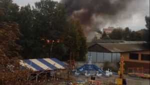 Появилось видео большого пожара на складах в Брянске на Никитинской