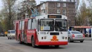 В Брянске 62-летняя пассажирка троллейбуса № 12 сломала ребро