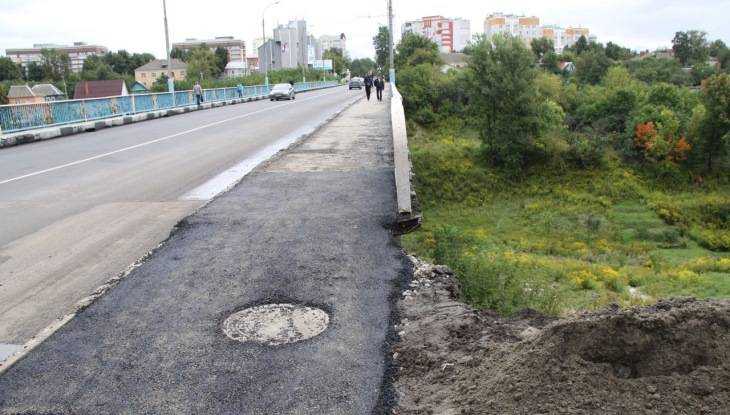 В Брянске продолжают восстанавливать открытый для движения Черметовский мост