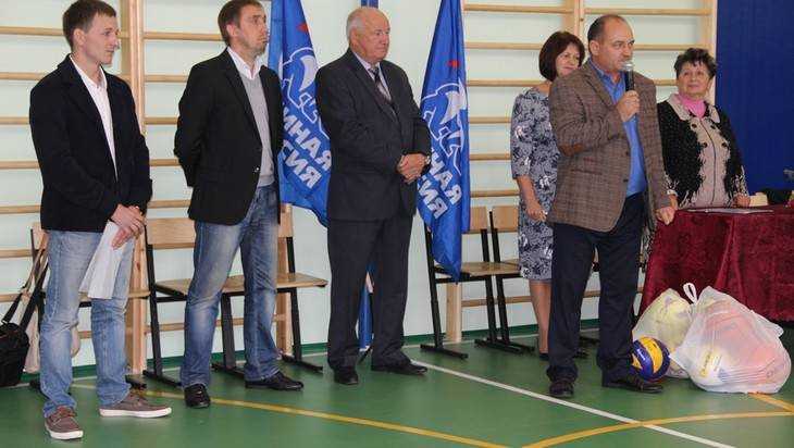В сельской брянской школе открыли долгожданный спортивный зал