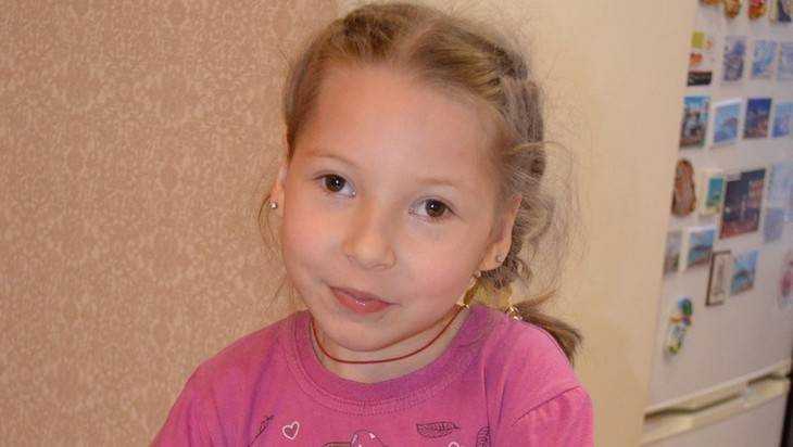 На собранные брянцами деньги 5-летнюю девочку будут лечить в Петербурге