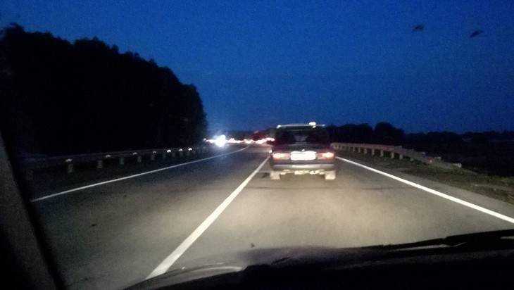 Из-за ремонта моста на брянской трассе водители попали в километровую пробку