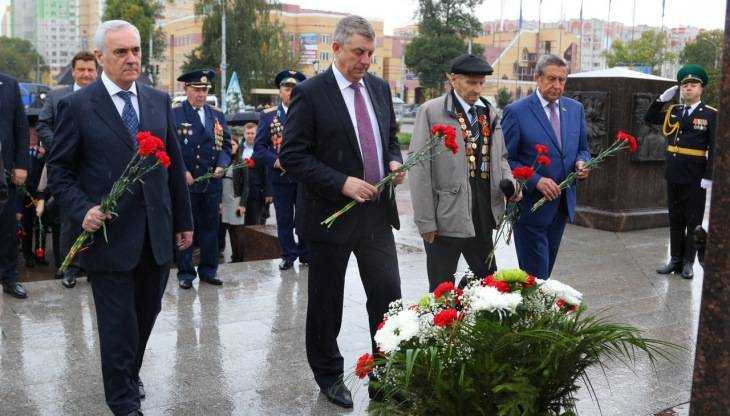 Брянск начал праздновать 74-ю годовщину освобождения и своё 1032-летие