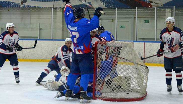 Хоккейный «Брянск» открыл сезон победой над «Северскими волками»