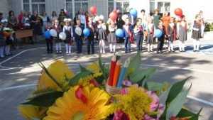 Брянские единороссы встретились 1 сентября с учащимися школ