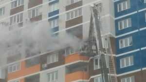 В Брянске пожарные спасли мужчину из горевшей на 14 этаже квартиры