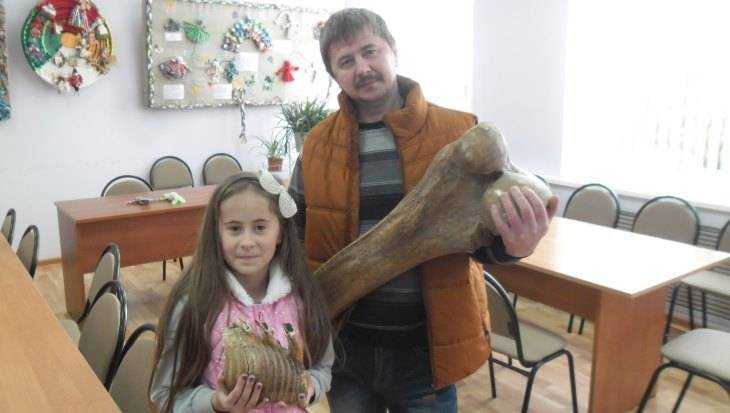 Музею Брянского района подарили кость древнего мамонта