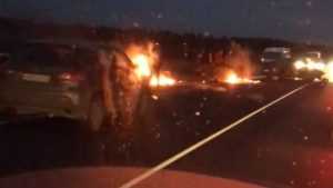 Под Брянском сняли видео ДТП с загоревшимся автомобилем
