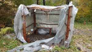 В брянском поселке Белые Берега вандалы разрушили баню