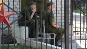 В Клинцах два солдата подорвались на патроне от противогаза