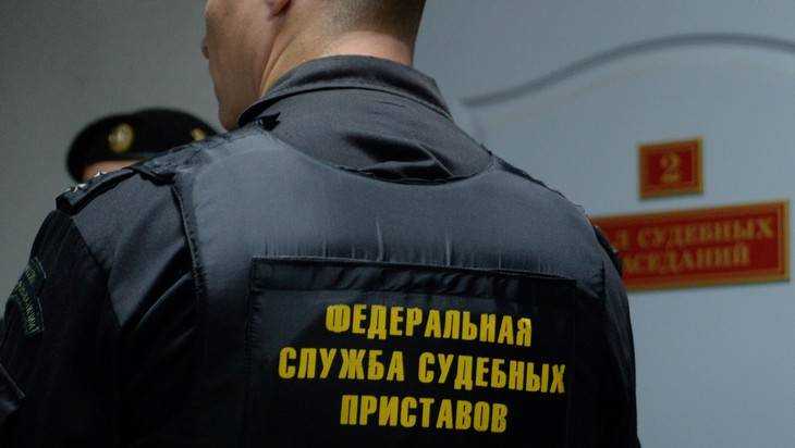 Приставы запретили 18 тысячам брянских должников покидать Россию