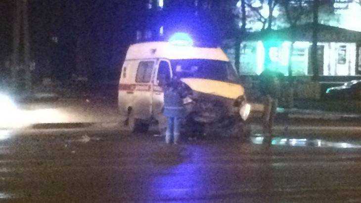 В Брянске в аварии со «скорой помощью» ранена 26-летняя девушка