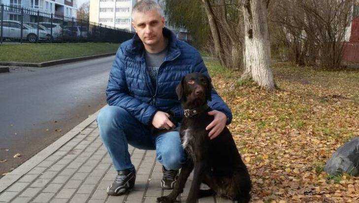 В Брянске гулявший с собакой полицейский поймал автовора