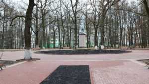 На реставрацию памятника Пушкину в брянском парке попросили 2 миллиона
