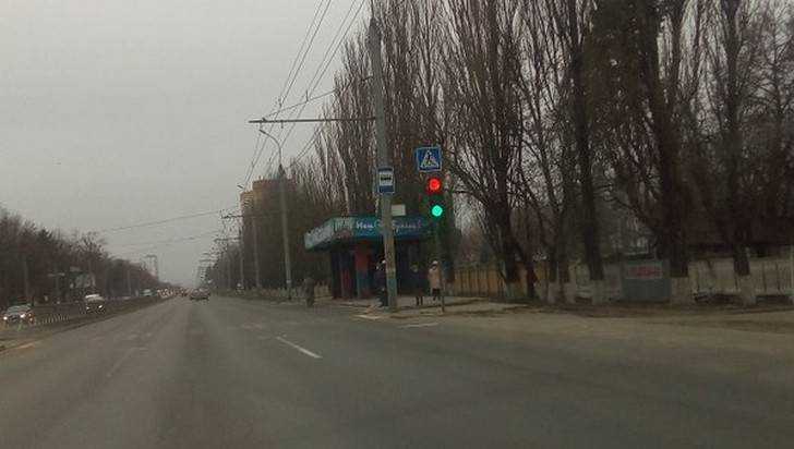 В Брянске на Московском проспекте свихнулся светофор