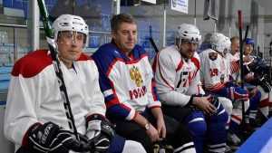 Юные брянские хоккеисты получат на форму из казны 9 миллионов рублей