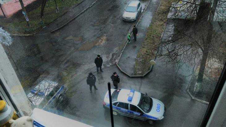 В Брянске сумка с «бомбой» вызвала переполох на улице Крапивницкого