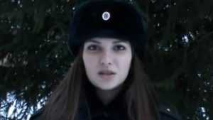 Красавица из брянской полиции стала рассказывать водителям о погоде