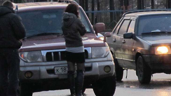 В Брянске водителей стали штрафовать за нежелание включать поворотник