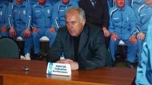 В брянском «Динамо» опровергли слухи об уходе главного тренера Ешугова