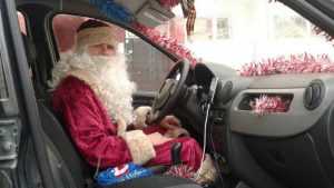 В Брянске Дед Мороз-таксист развеселил и рассердил горожан