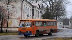 В Унече сфотографировали старейший брянский автобус ЛиАЗ-677