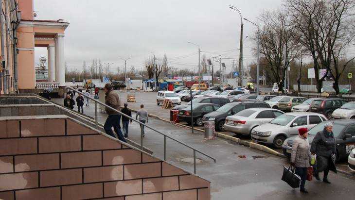 У вокзала Брянск-I среди таксистов разгулялись спекулянты