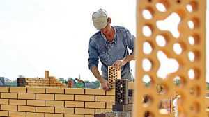 Эксперты спрогнозировали выход строительного сектора из рецессии