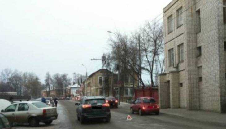 В Брянске из-за заклинившей педали газа водитель сбил пешехода