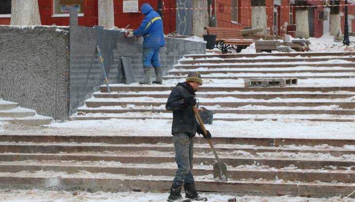 В Брянске лестницу на бульваре Гагарина «одели» в карельский гранит