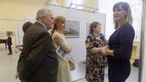 В Клинцах открылась выставка «Город глазами художника»